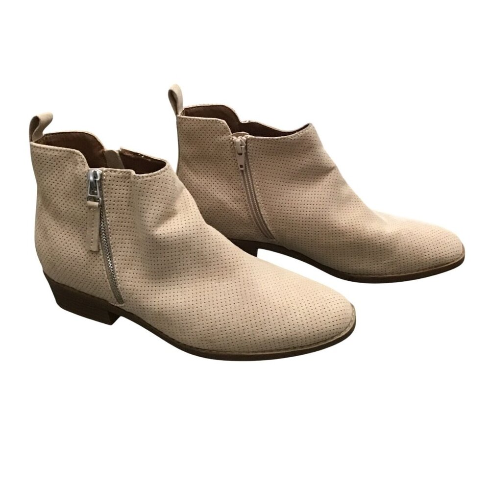 UNIVERSAL THREADS Perforated Beige Ankle Booties With Side Zippers Size 8